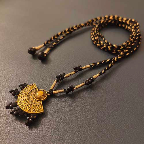 Lustre BlackGold Metal Pendant Dori Neckpiece