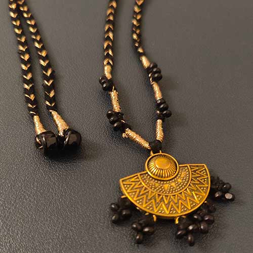 Lustre BlackGold Metal Pendant Dori Neckpiece