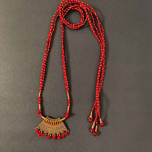 Aurous Red Gold Metal Pendant Dori Neckpiece