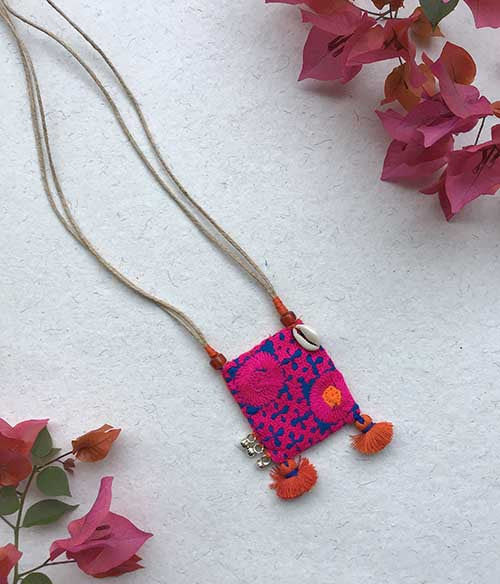 Sui Hand Embroidered Sustainable Fashion Jewelry Neckpiece